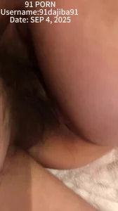 （原创）她的小骚逼就是大鸡巴孵化器，鸡巴真的是越抽插越大！